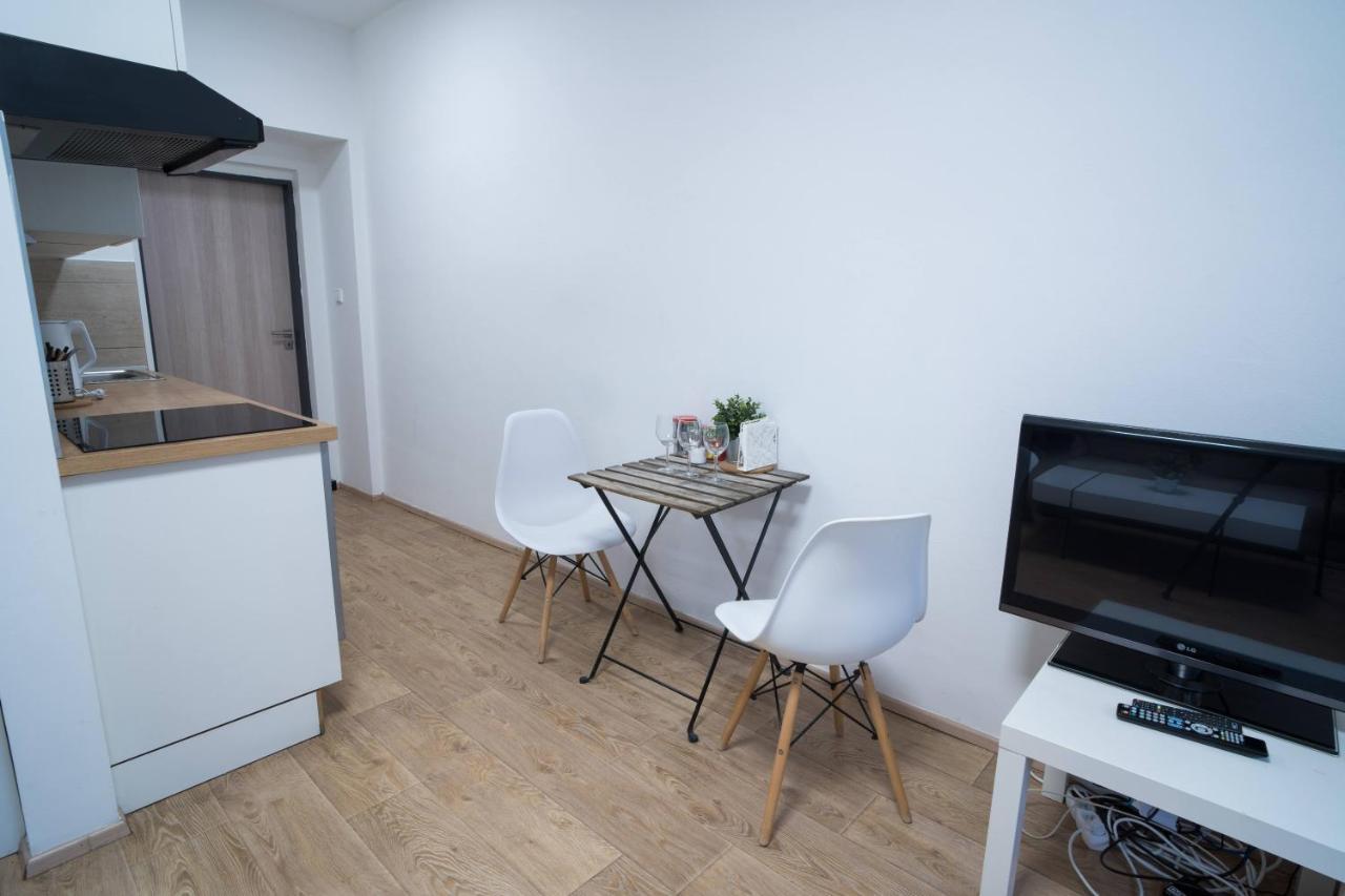 Haas Apartments Downtown With Parking Brno Exterior photo